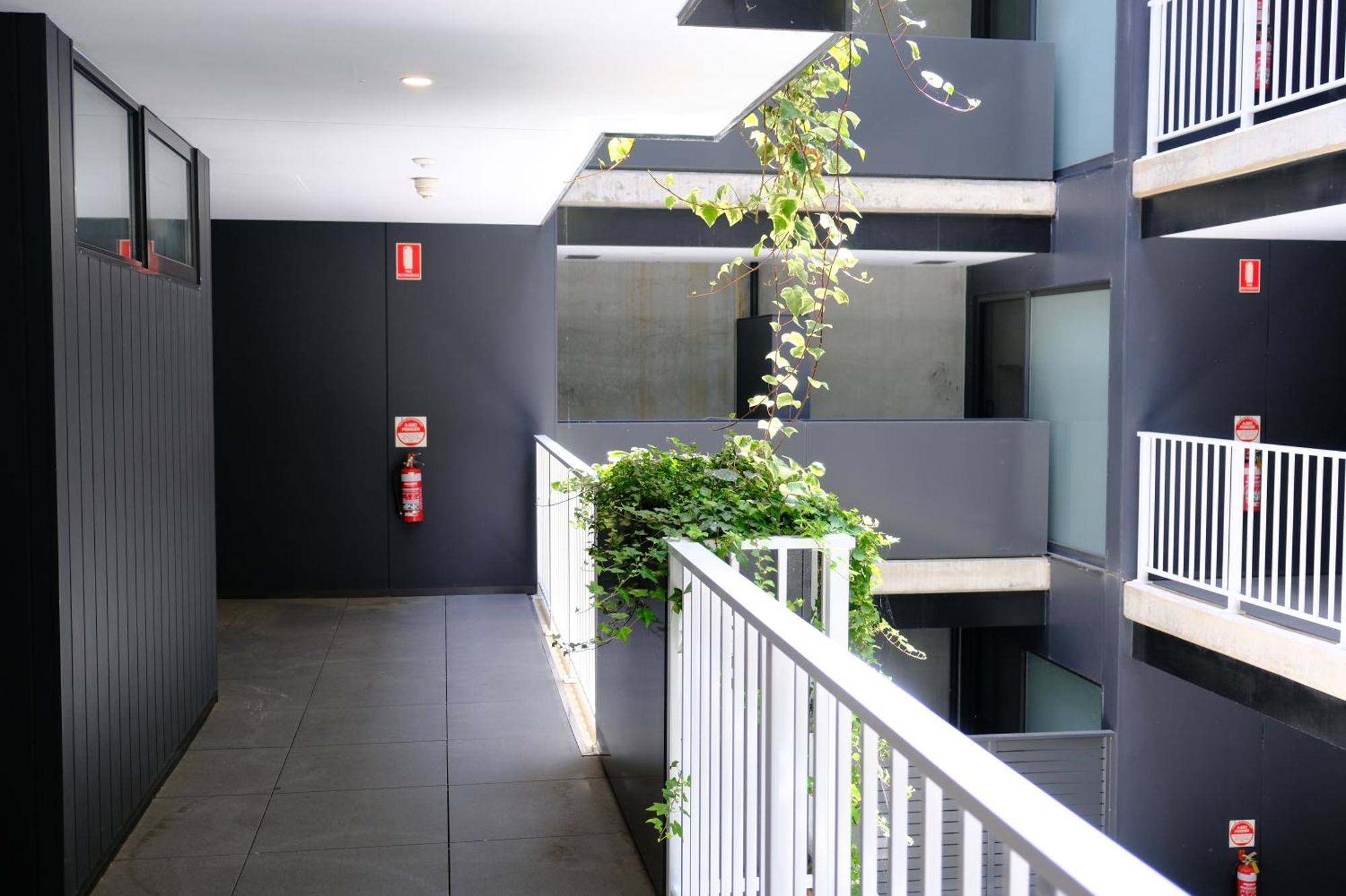 Cbd Japanese Retreat 2Br 1P Brekky Wifi Netflix Lägenhet Canberra Exteriör bild