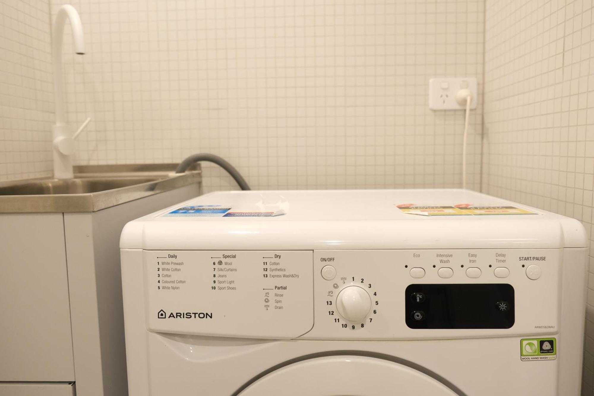 Cbd Japanese Retreat 2Br 1P Brekky Wifi Netflix Lägenhet Canberra Exteriör bild